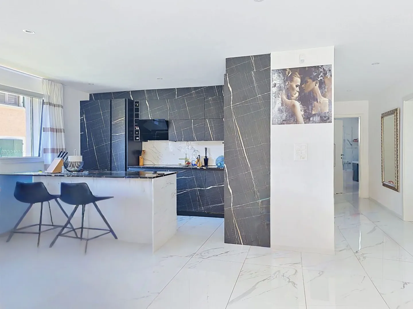 LUCENS - Beautiful Contemporary Apartment - Photo 2 of 10