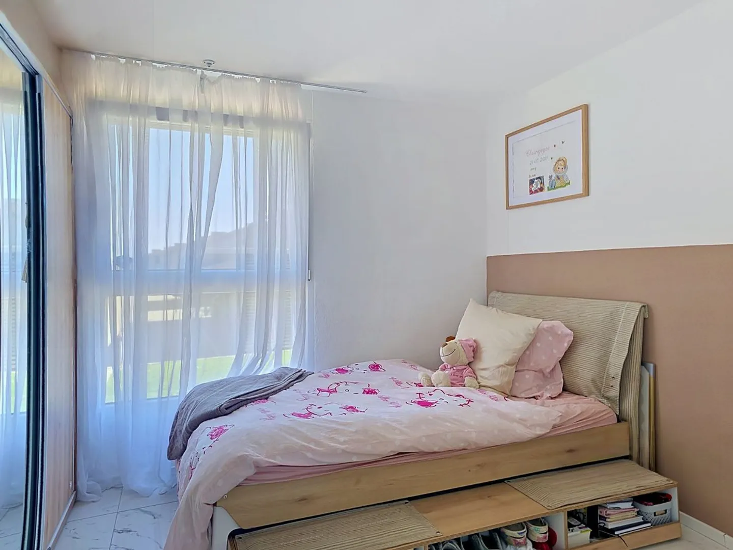 LUCENS - Beautiful Contemporary Apartment - Photo 4 of 10