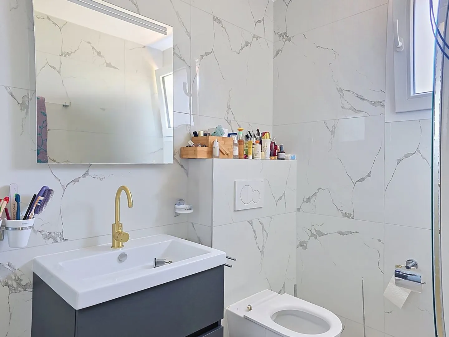 LUCENS - Beautiful Contemporary Apartment - Photo 6 of 10