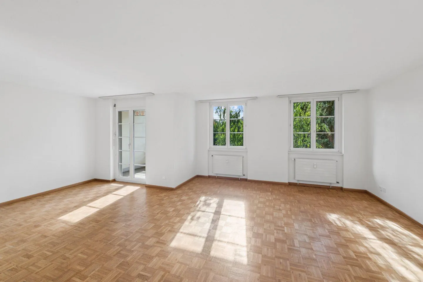 3.5 Room Apartment in Schönenbuch - Photo 3 of 12