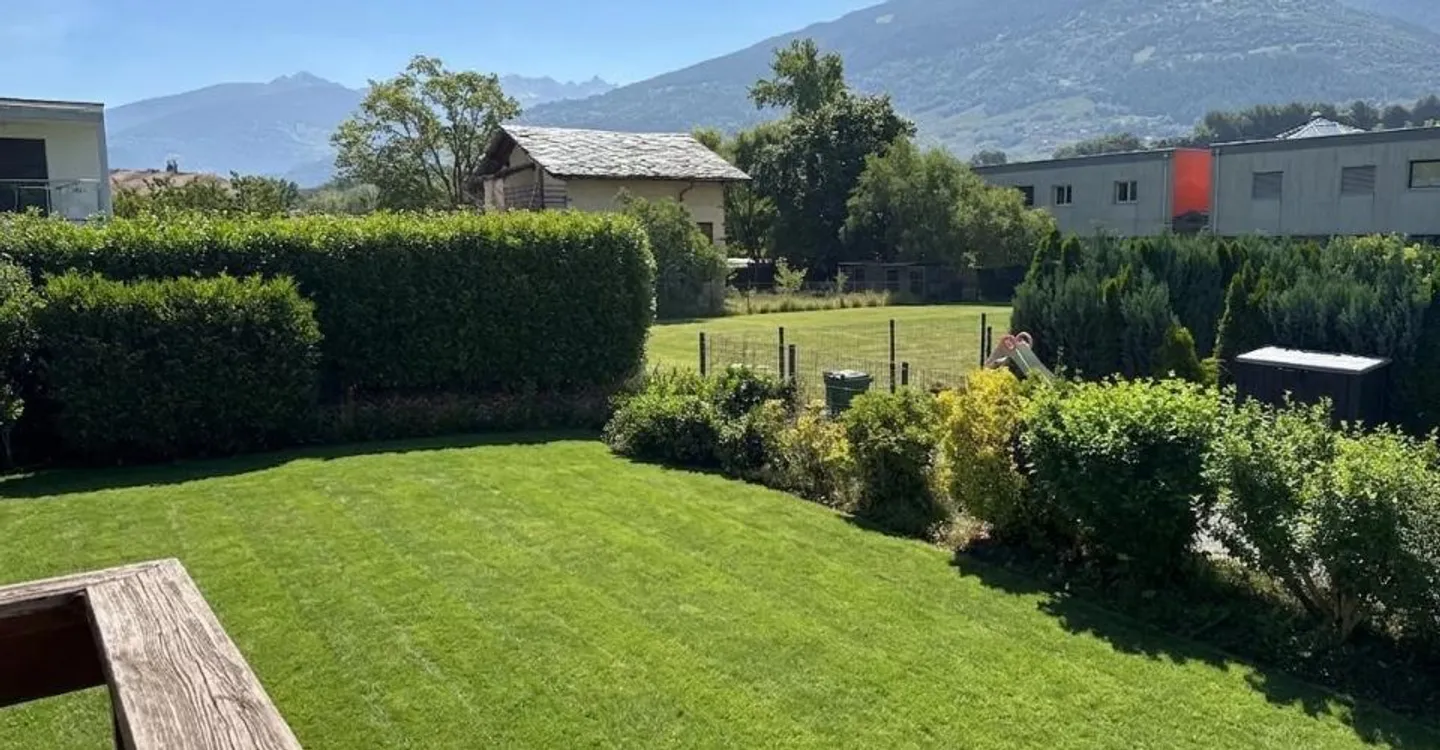 Villa auf einem schönen Grundstück - Foto 2 von 10