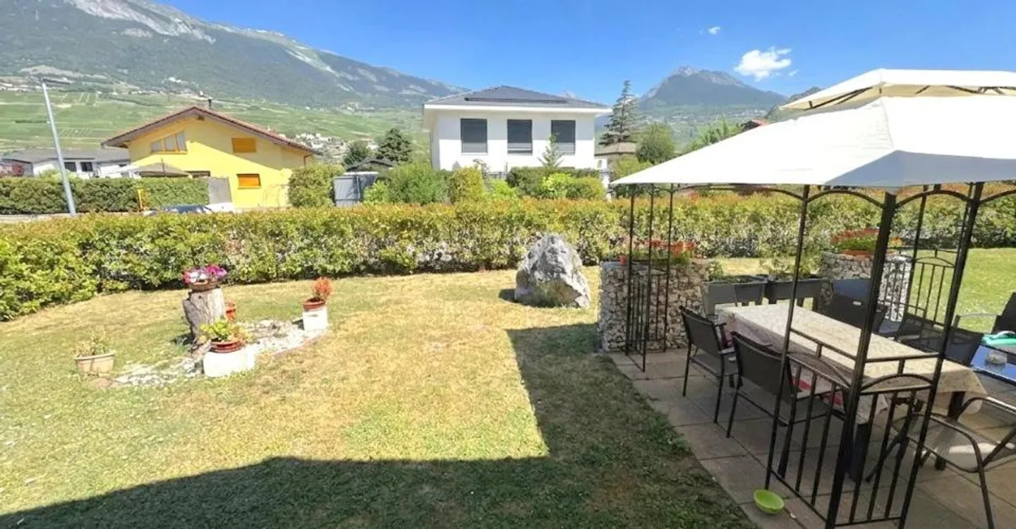 Villa auf einem schönen Grundstück - Foto 3 von 10