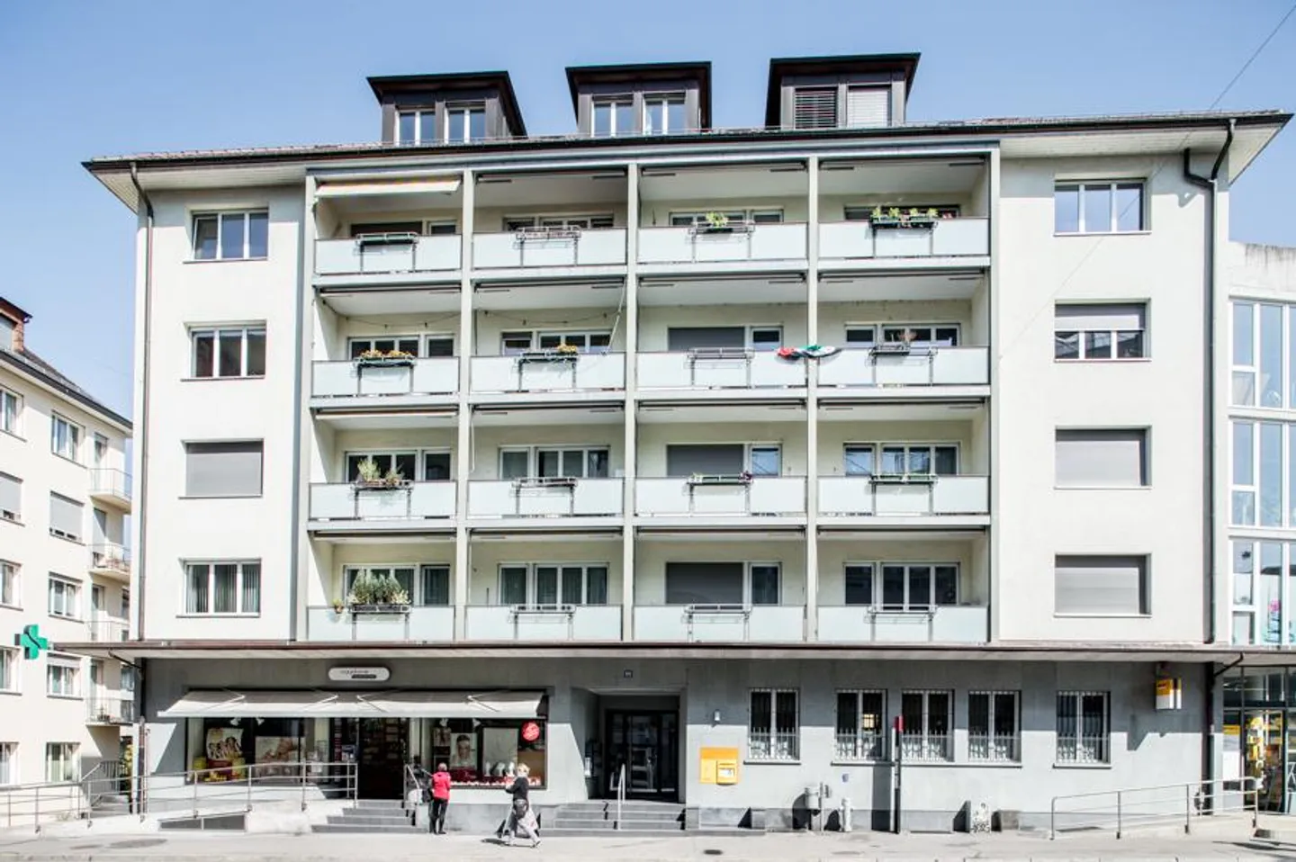 Spacious Penthouse in Bern - Photo 2 of 13