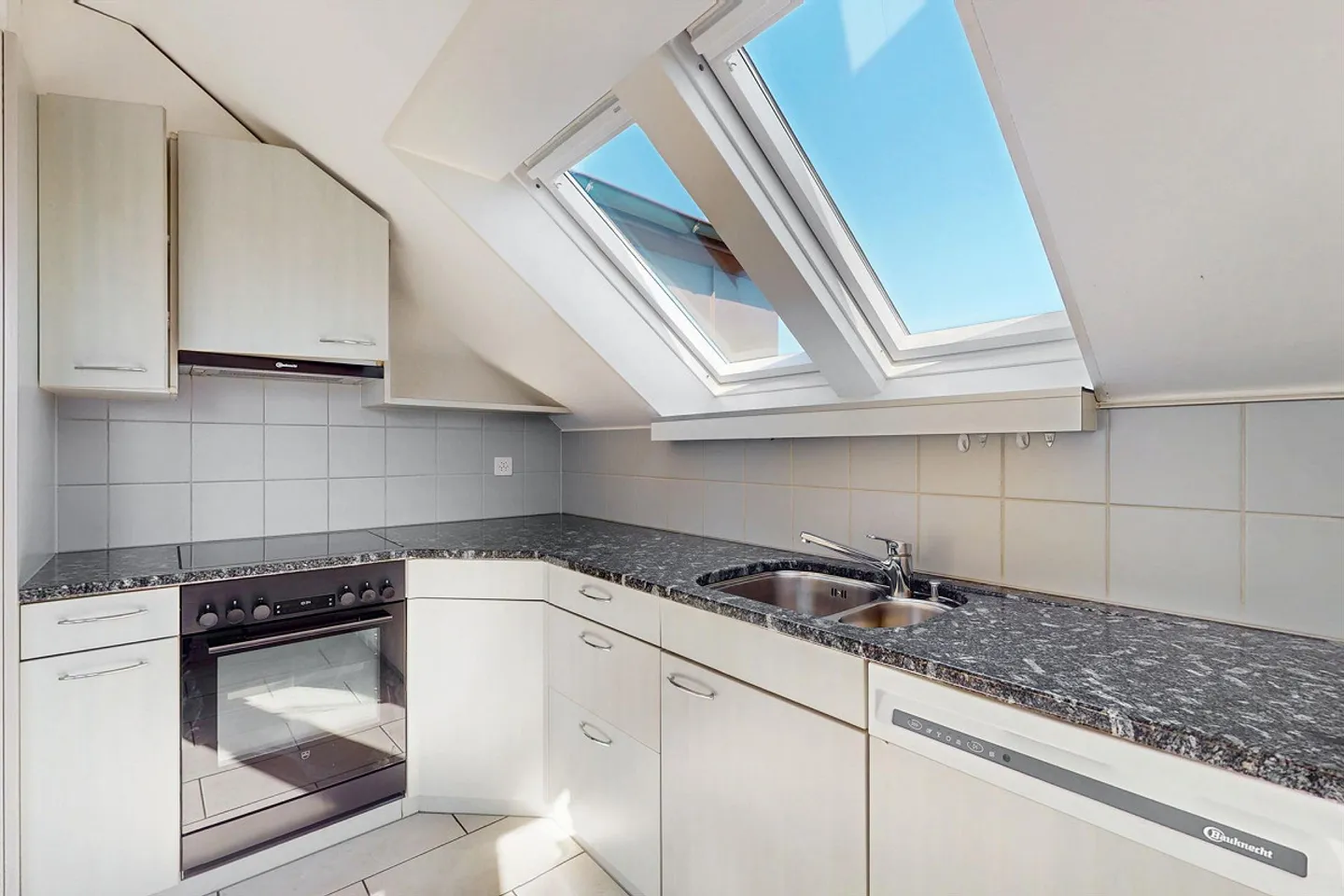 Spacious Penthouse in Bern - Photo 5 of 13