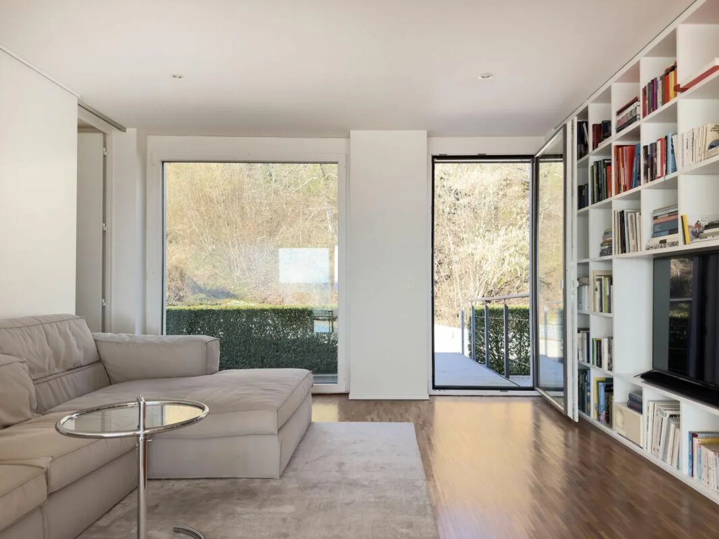 Appartement en attique de 4,5 pièces de première classe avec appartement d'invité de 2 pièces et garage double dans un emplacement spectaculaire avec vue - Photo 15 sur 29