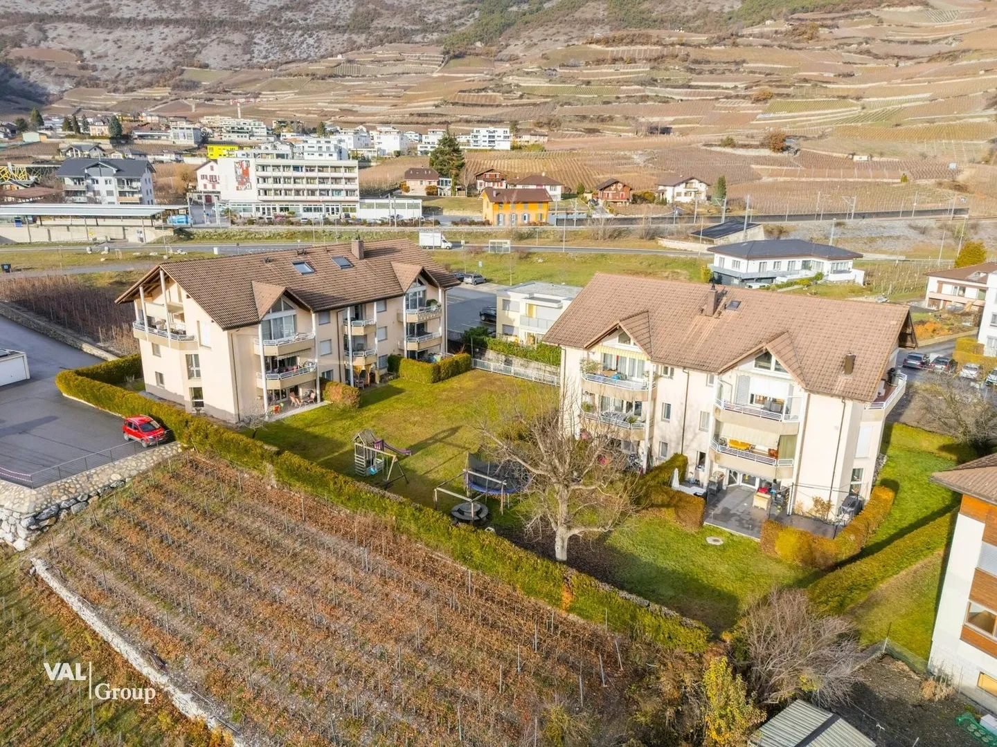 Gepflegte Gartenwohnung im Weinparadies Salgesch - Foto 1 von 13