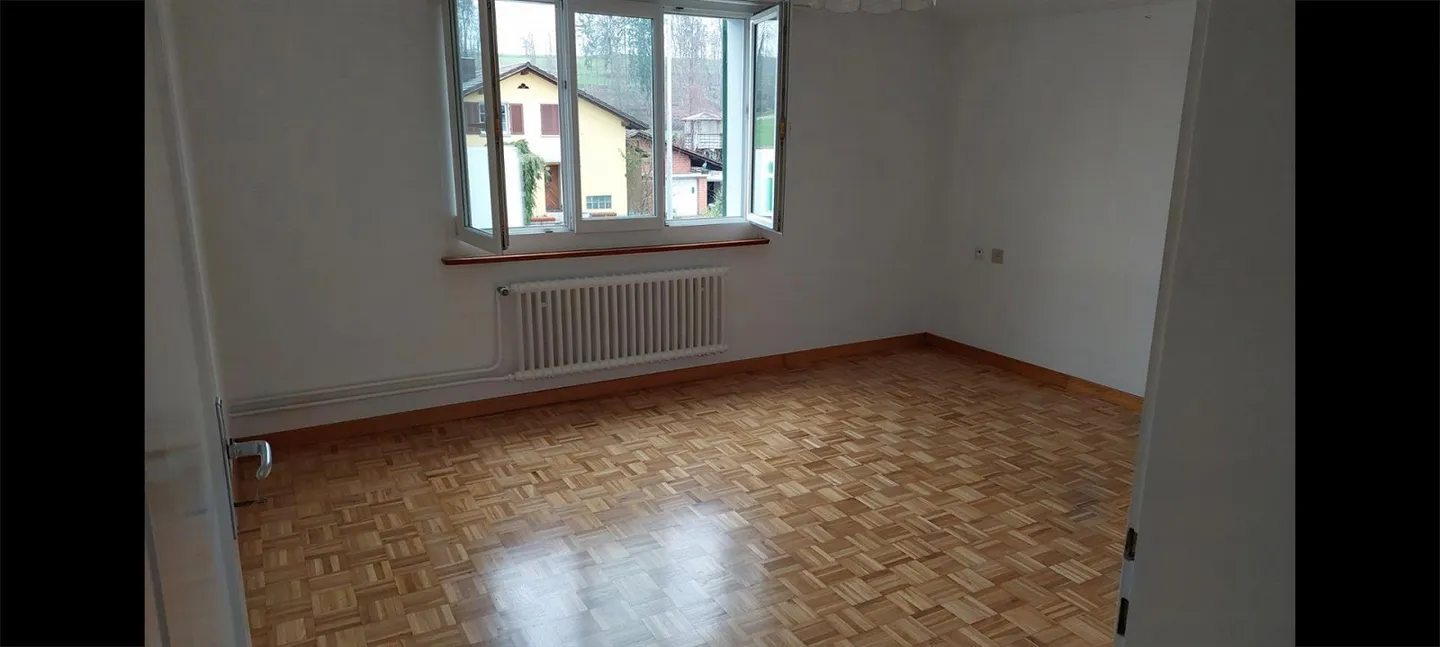 Charmantes Haus mit grossem Garten - Foto 12 von 15