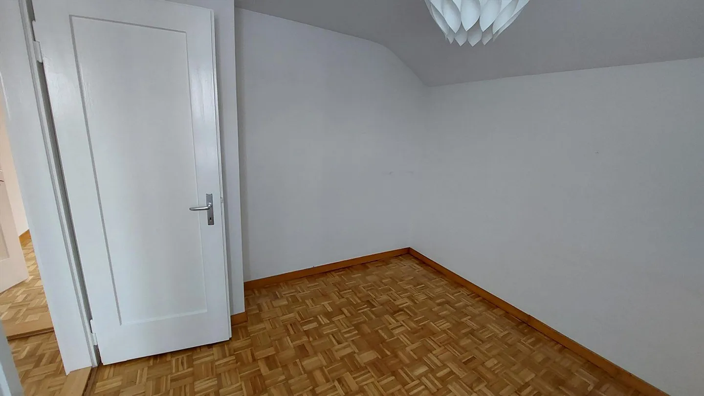 Charmantes Haus mit grossem Garten - Foto 14 von 15