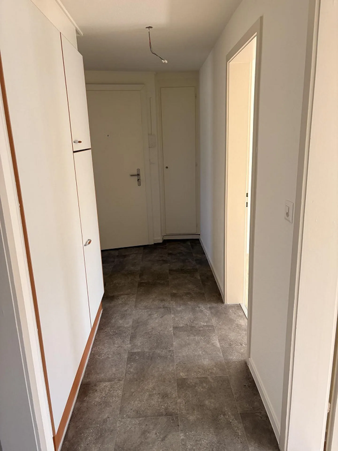 Appartamento 3 stanze con balcone, appartamento familiare conveniente - Foto 2 di 10