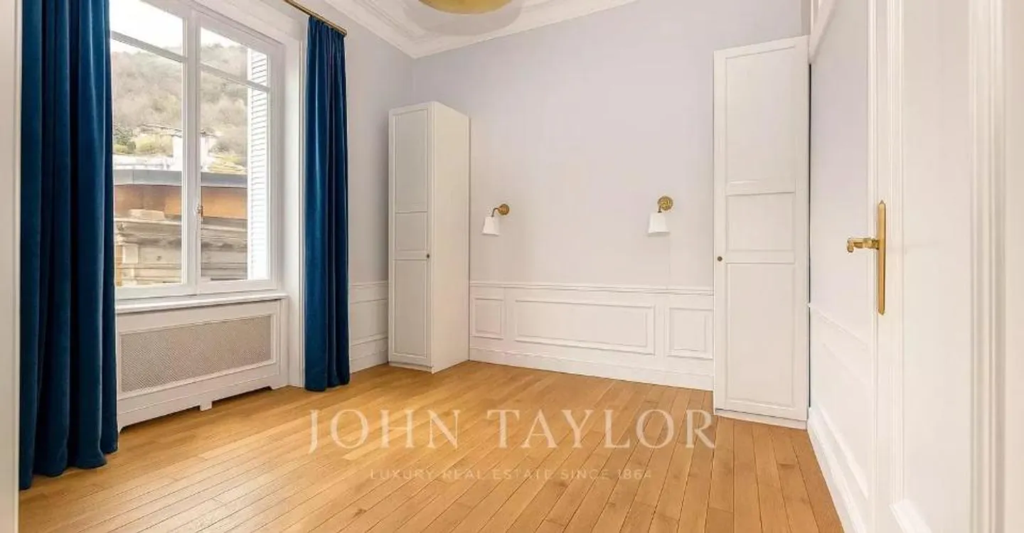 Beautiful 2.5-room apartment + office on 1st floor of a historic building in Territet - Photo 9 of 13