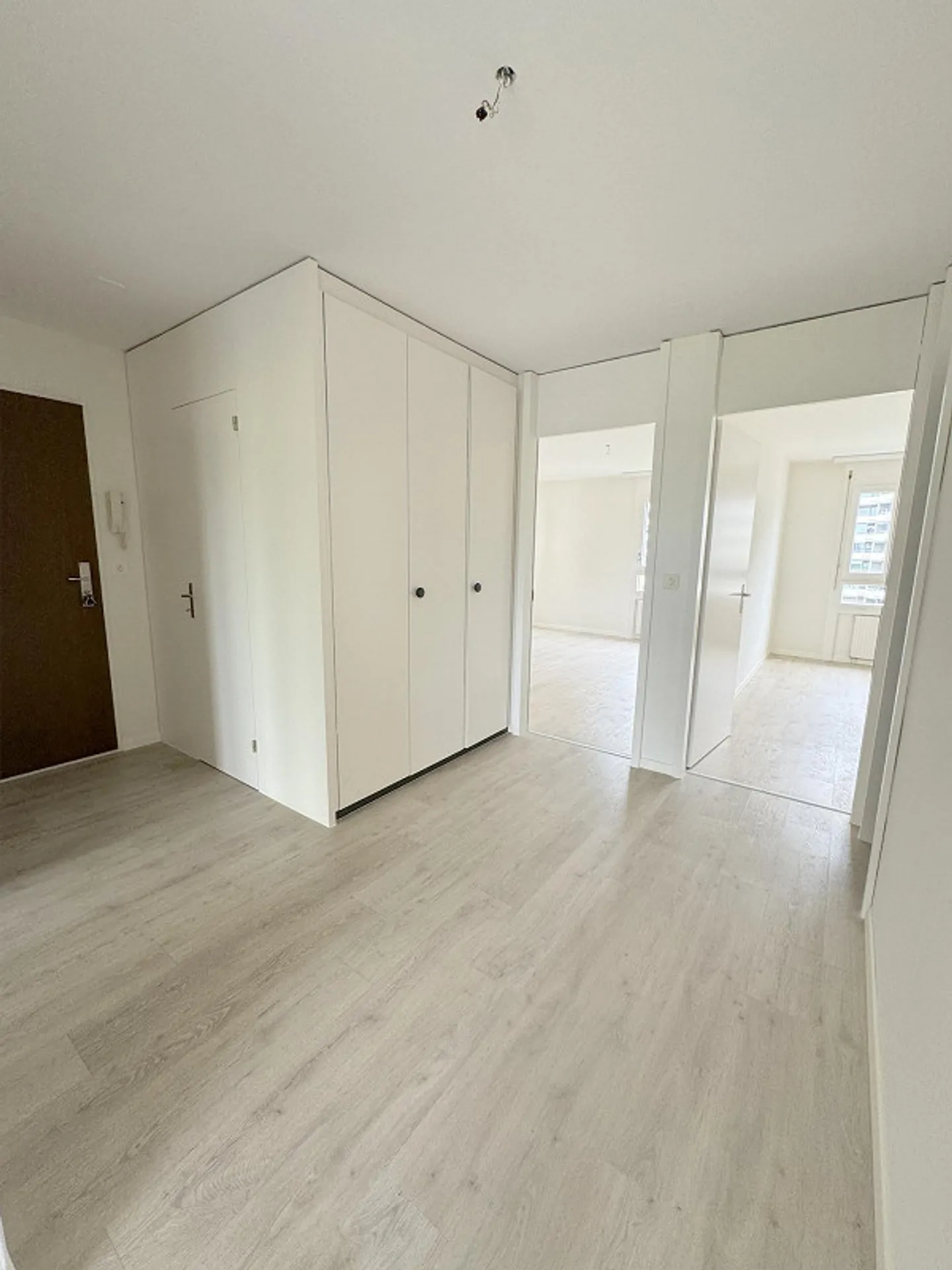Sonnige Wohnung mit Aussicht - Foto 2 von 12