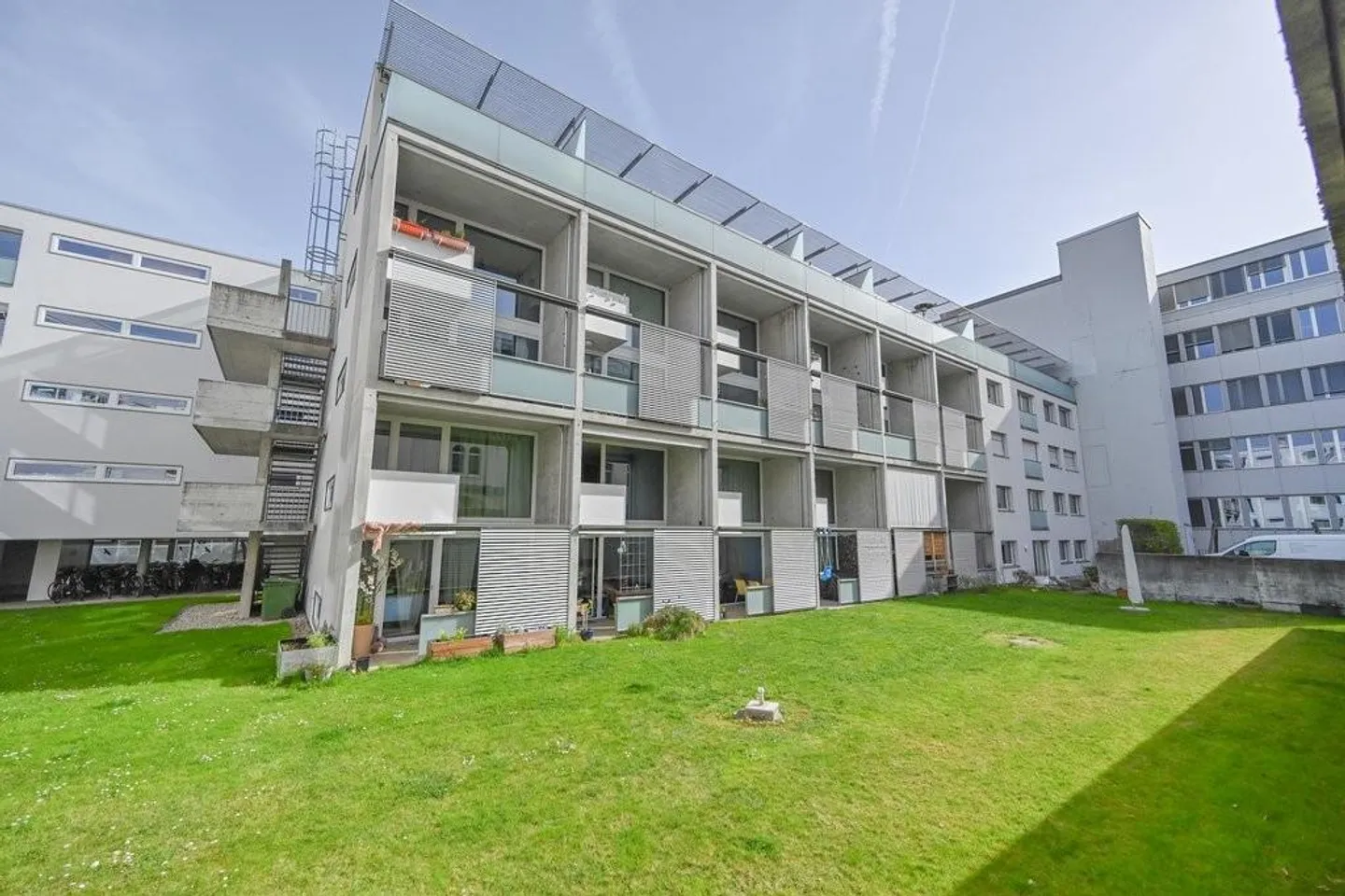 Living near the city with garden seating area - Photo 1 of 12