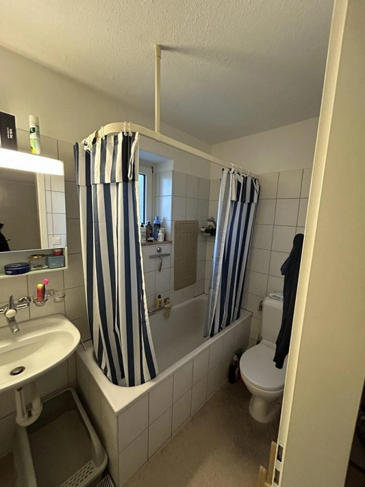 2-room apartment in quiet Zurich-Stettbach - Photo 3 of 4