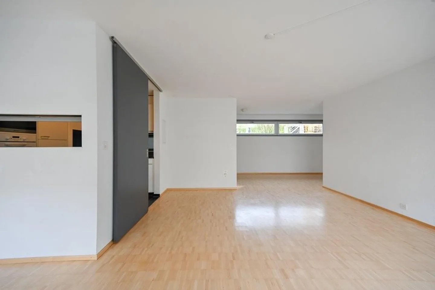 Living near the city with garden seating area - Photo 4 of 12