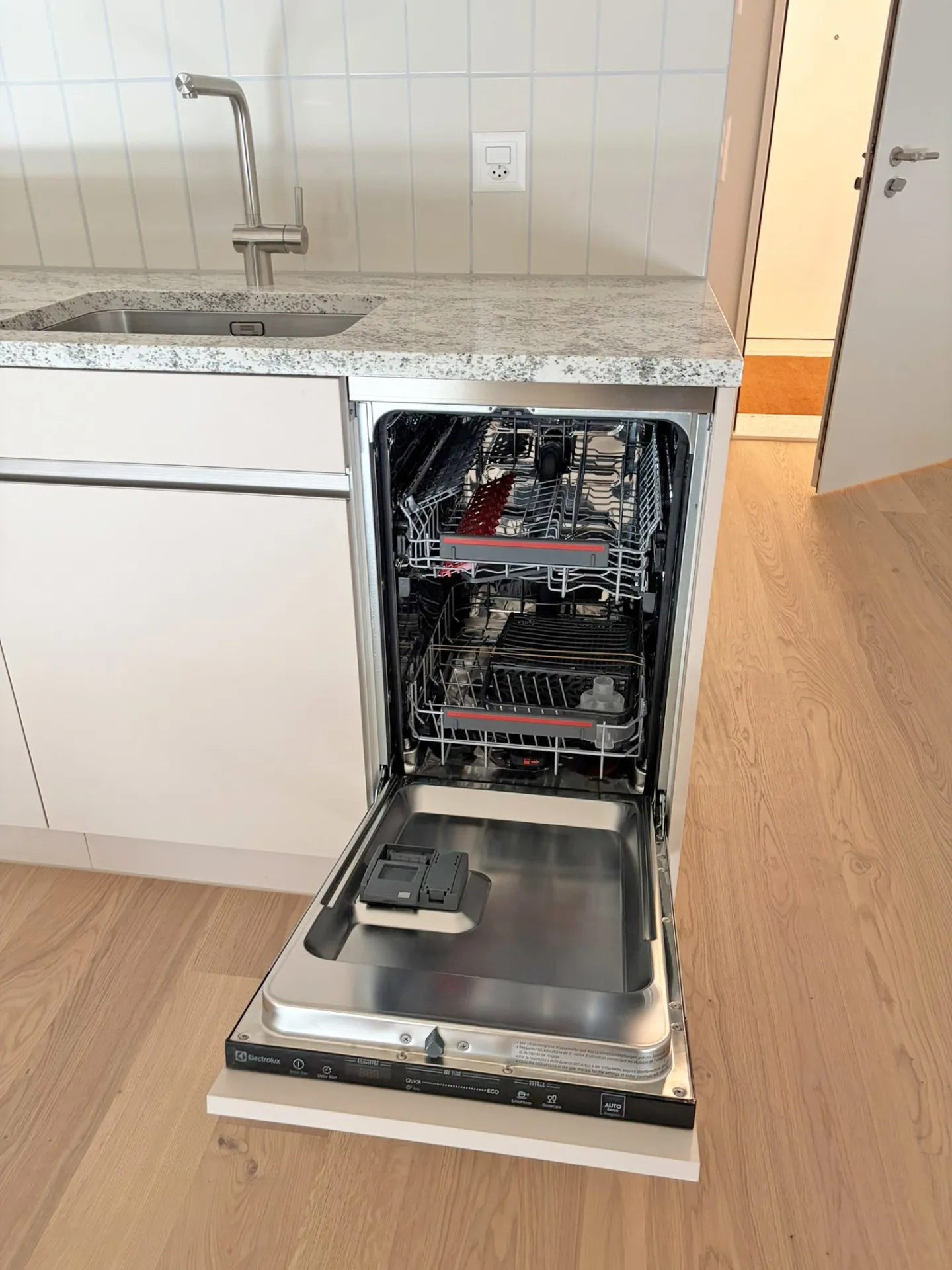 Erstvermietung 1.5-Zimmer Gartenwohnung, Kreis 6 - Foto 4 di 7