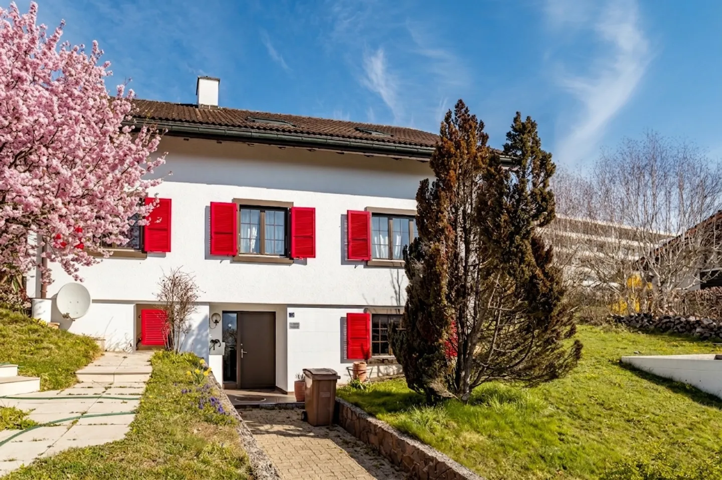 Large villa with 6.5 rooms - Photo 1 of 13