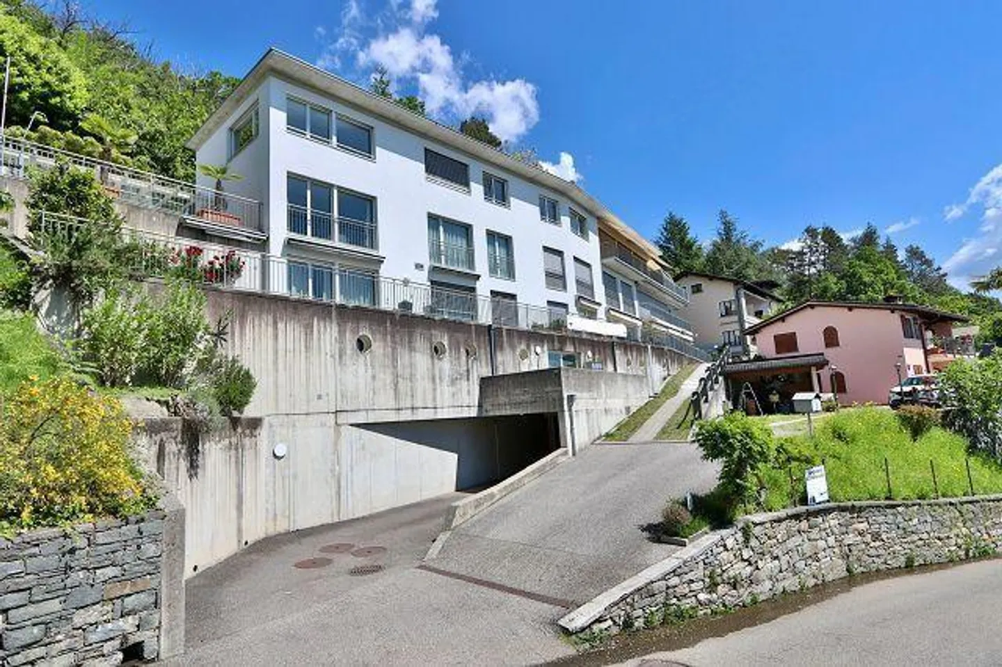 «Appartamento di lusso di 4 1/2-locali con terrazza, giardino e vista lago» - Foto 3 di 37
