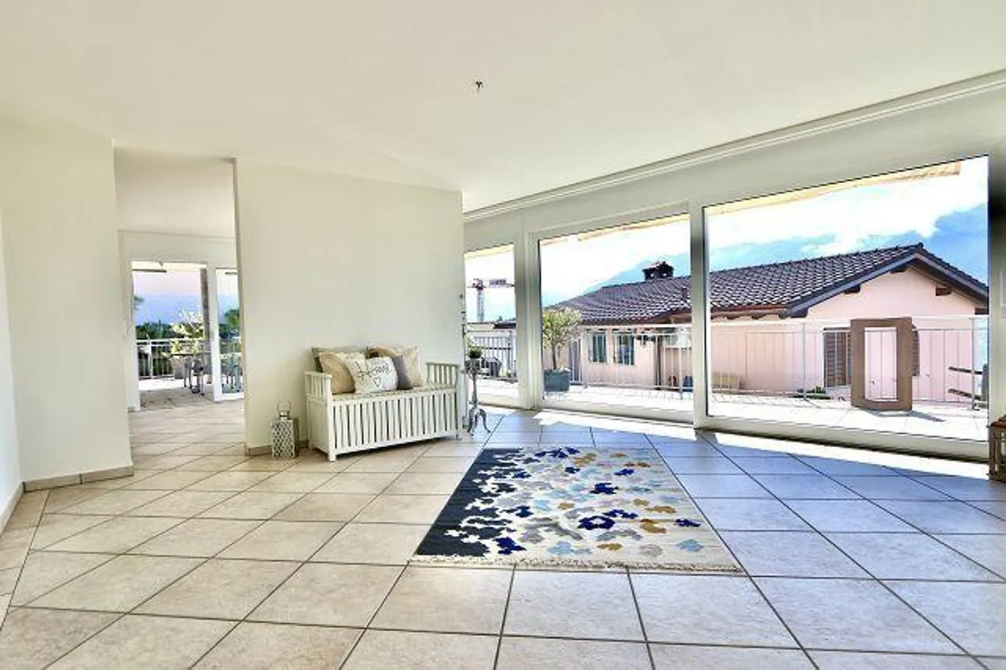 «Appartamento di lusso di 4 1/2-locali con terrazza, giardino e vista lago» - Foto 4 di 37