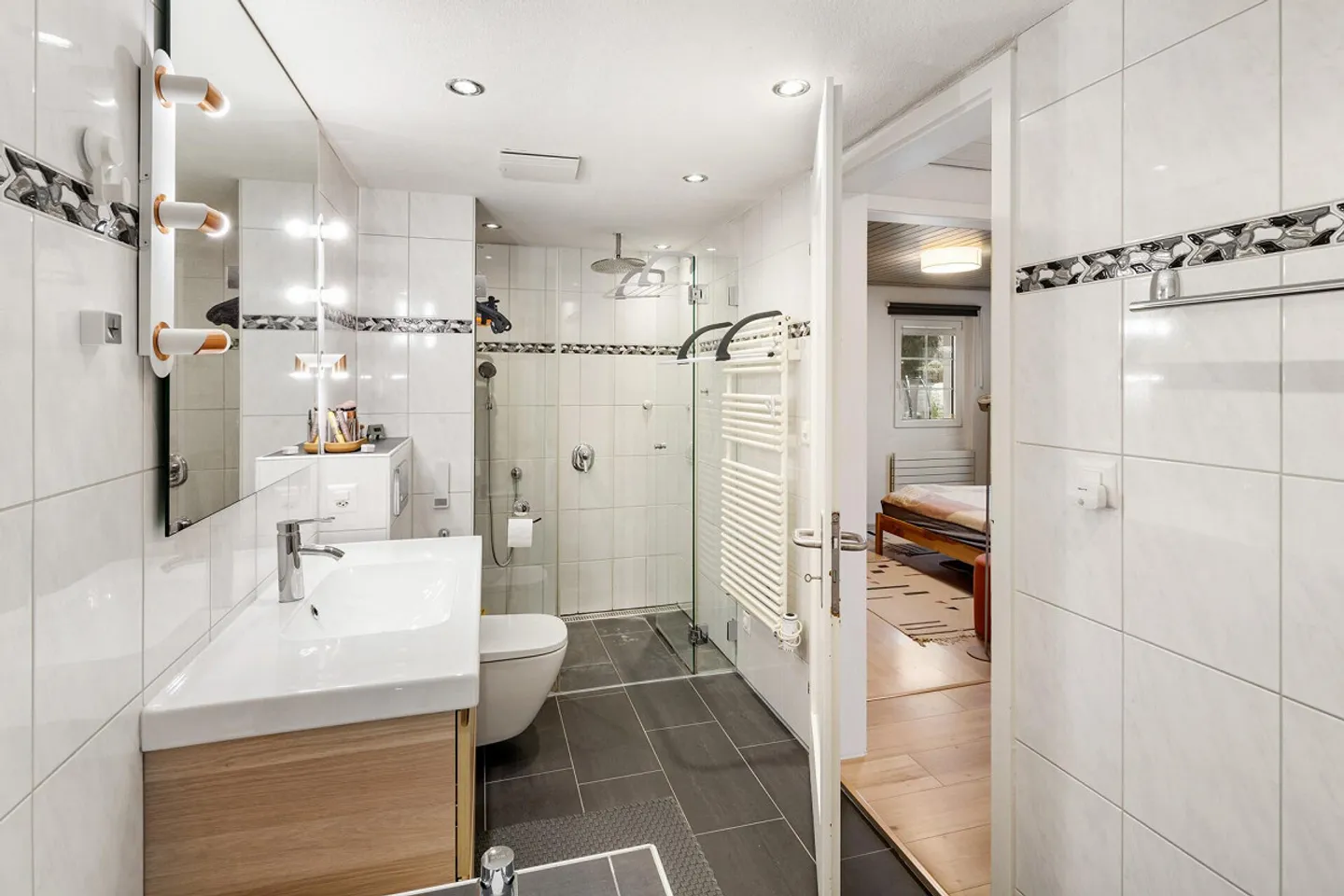 COMPLETELY RENOVATED CORNER HOUSE IN ISIKON WITH MOUNTAIN AND LAKE VIEW - Photo 11 of 28