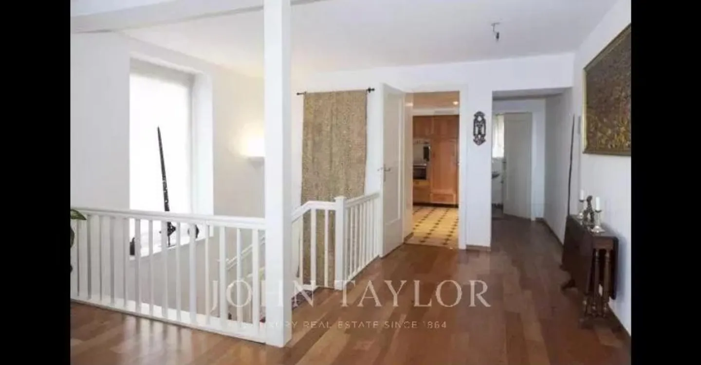 Charming Family House - Photo 9 of 13