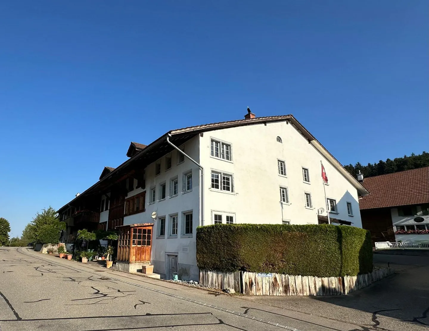 COMPLETELY RENOVATED CORNER HOUSE IN ISIKON WITH MOUNTAIN AND LAKE VIEW - Photo 13 of 28