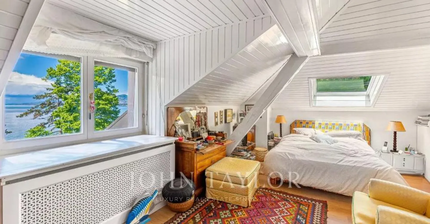 Charming Family House - Photo 6 of 13