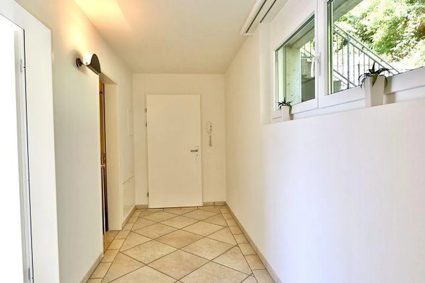 «Appartamento di lusso di 4 1/2-locali con terrazza, giardino e vista lago» - Foto 13 di 37