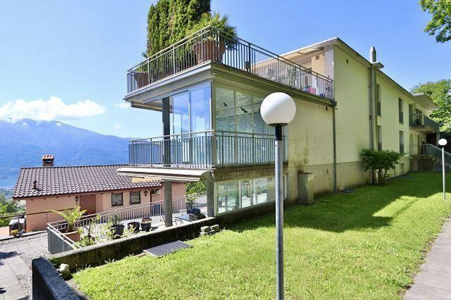 «Appartamento di lusso di 4 1/2-locali con terrazza, giardino e vista lago» - Foto 15 di 37