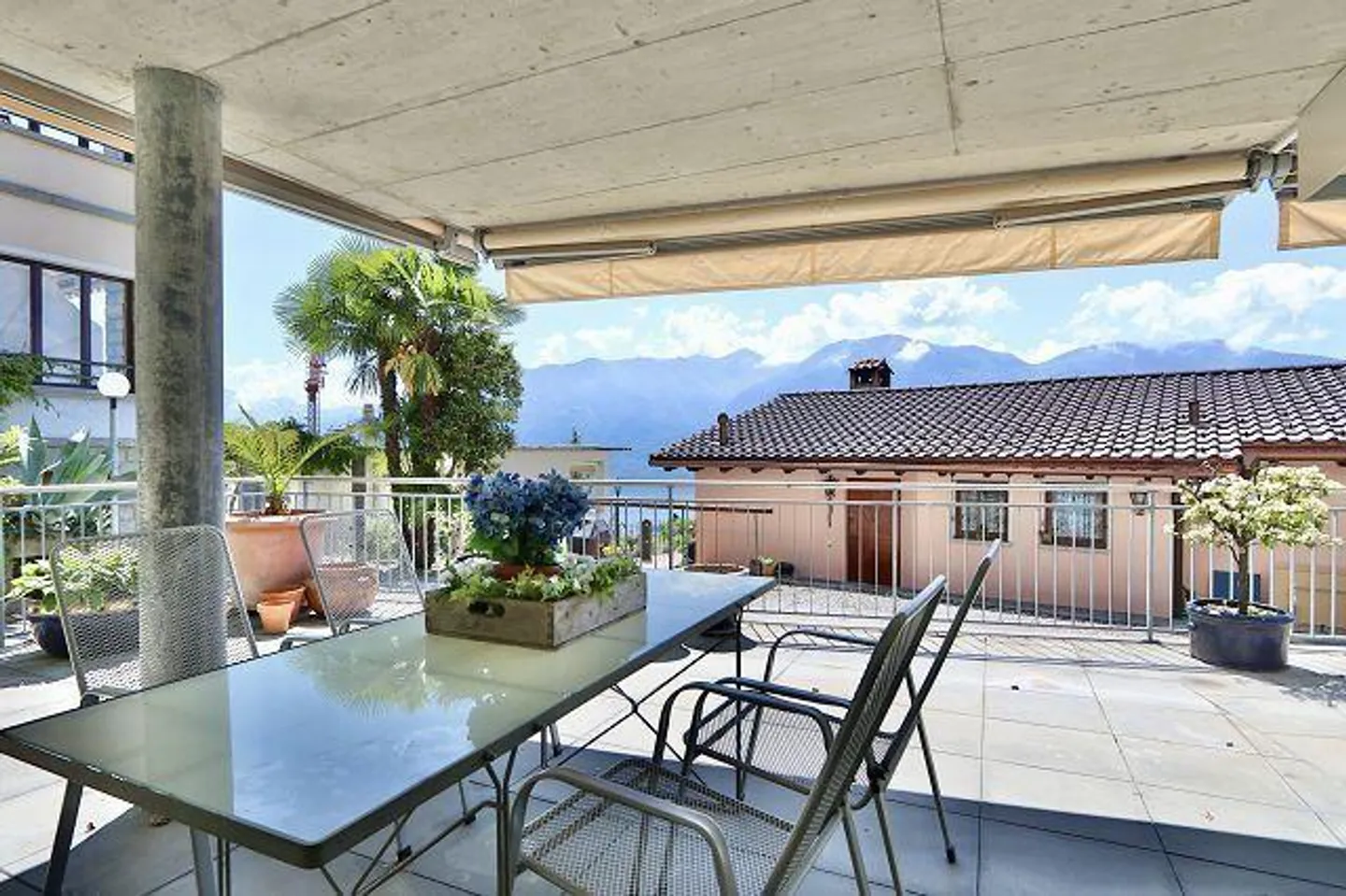 «Appartamento di lusso di 4 1/2-locali con terrazza, giardino e vista lago» - Foto 16 di 37