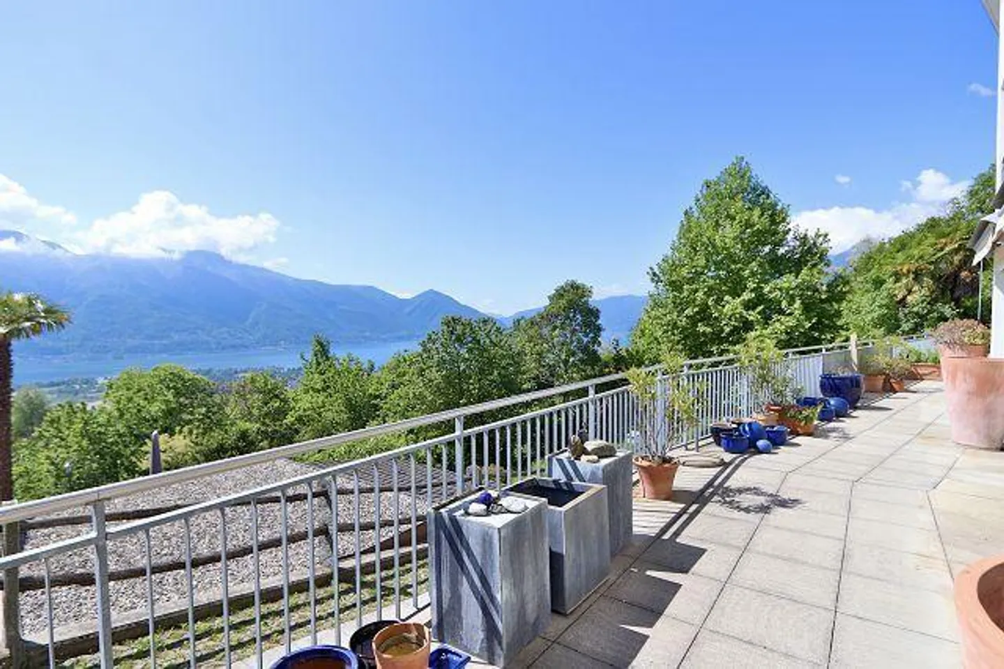 «Appartamento di lusso di 4 1/2-locali con terrazza, giardino e vista lago» - Foto 19 di 37
