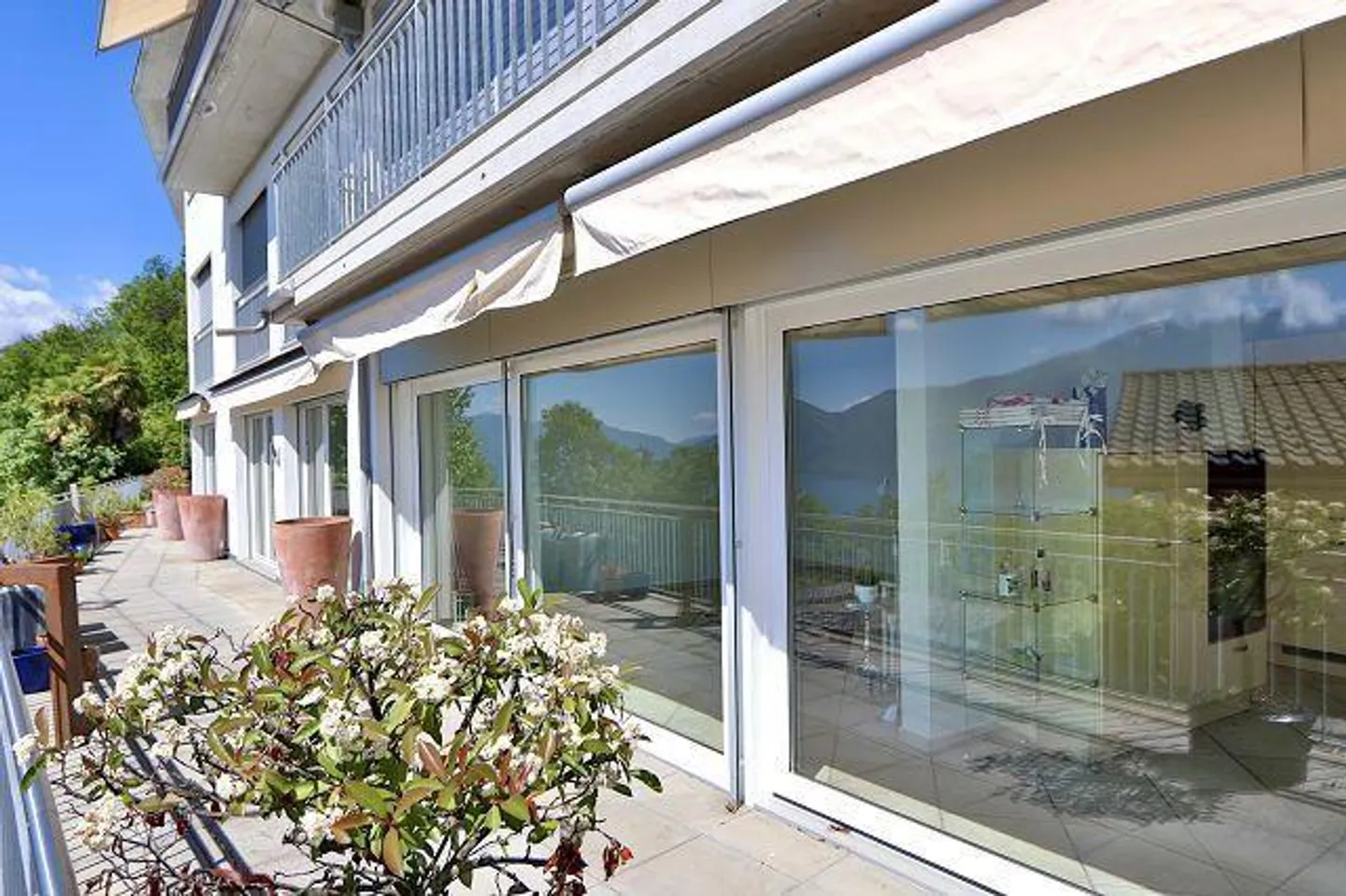 «Appartamento di lusso di 4 1/2-locali con terrazza, giardino e vista lago» - Foto 20 di 37
