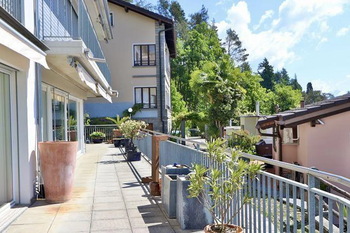 «Appartamento di lusso di 4 1/2-locali con terrazza, giardino e vista lago» - Foto 21 di 37