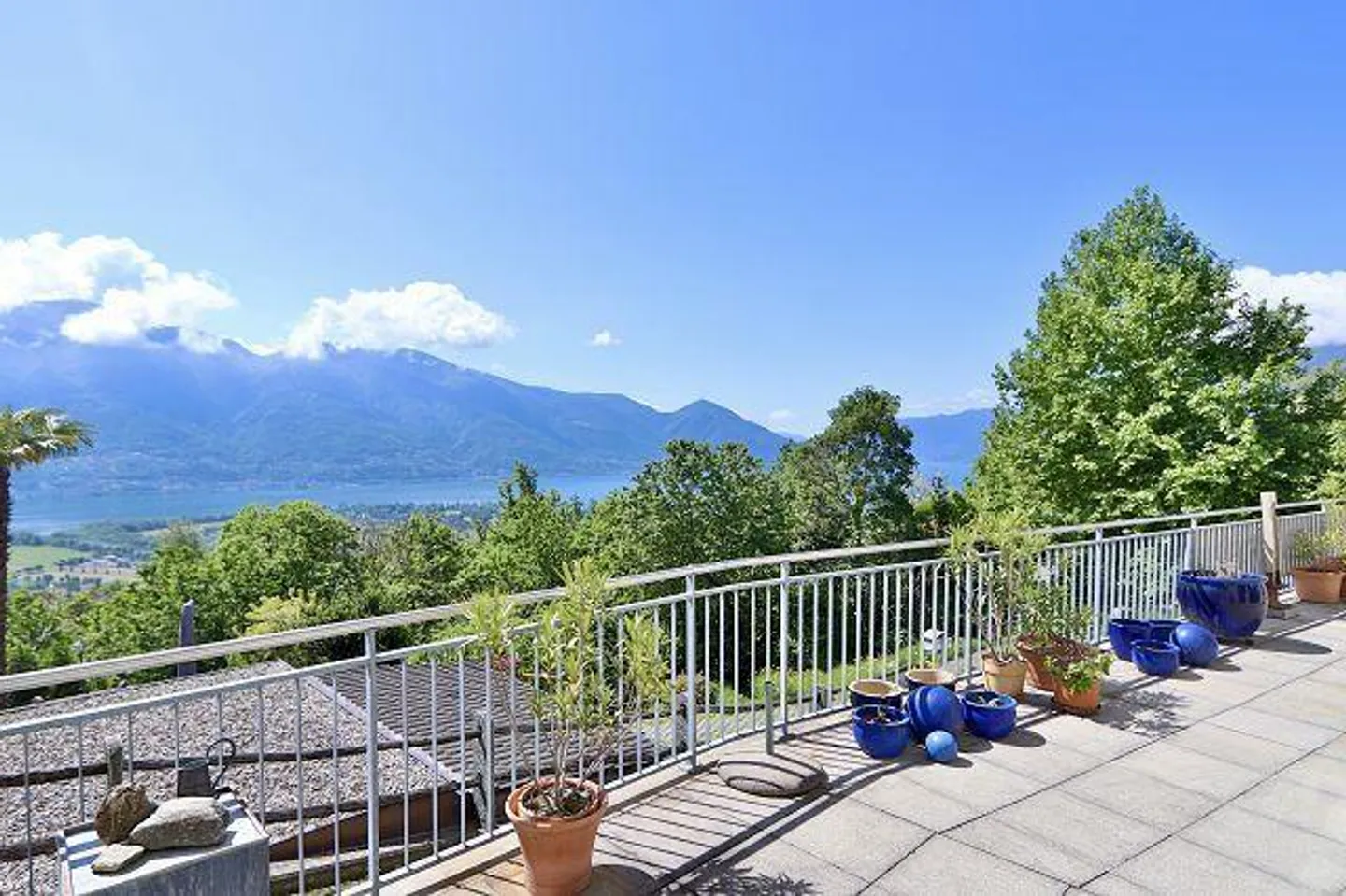 «Appartamento di lusso di 4 1/2-locali con terrazza, giardino e vista lago» - Foto 23 di 37