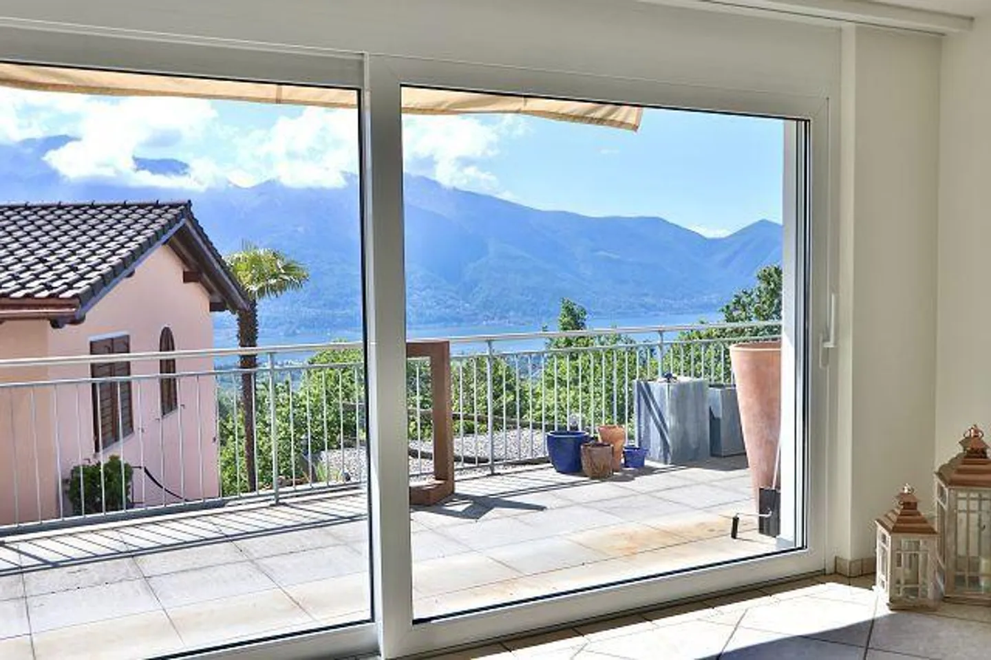«Appartamento di lusso di 4 1/2-locali con terrazza, giardino e vista lago» - Foto 24 di 37