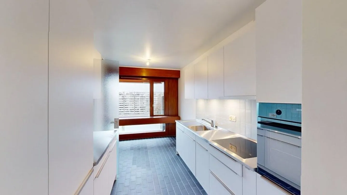 Crossing apartment in the Tourelle district - Photo 3 of 11