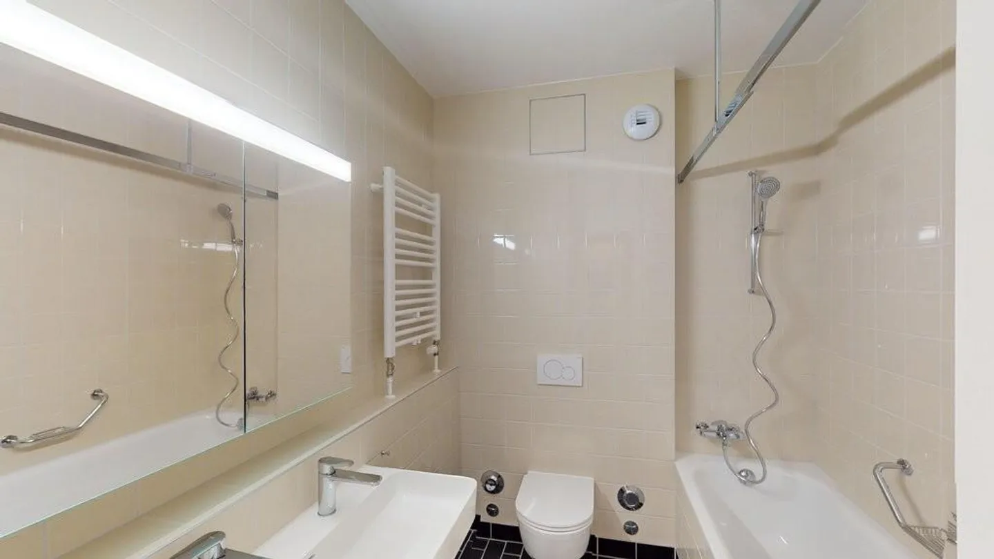 Crossing apartment in the Tourelle district - Photo 8 of 11