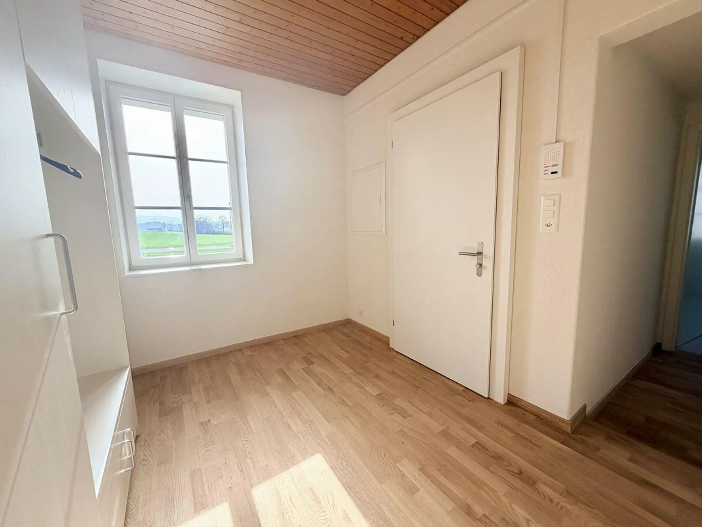 Appartamento moderno di 4,5 stanze in una proprietà recentemente ristrutturata vicino alla stazione... - Foto 1 di 11