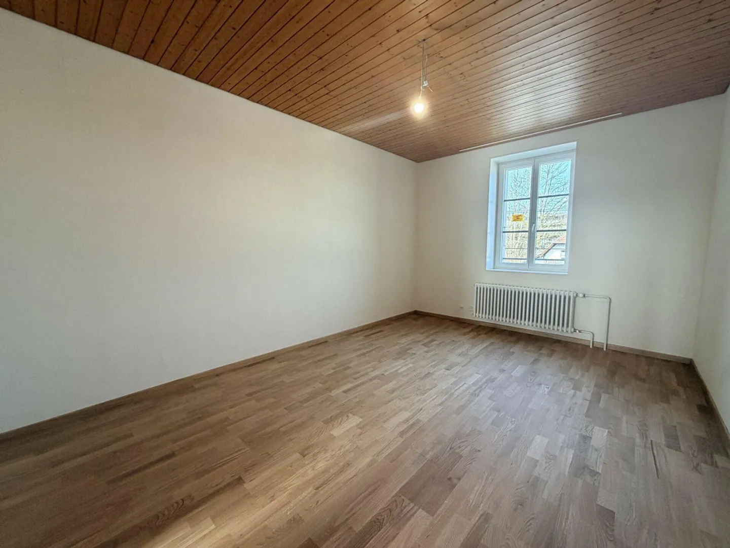 Appartamento moderno di 4,5 stanze in una proprietà recentemente ristrutturata vicino alla stazione... - Foto 8 di 11