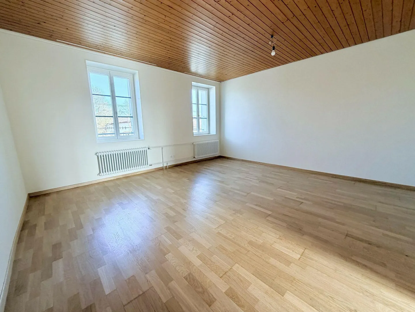 Appartamento moderno di 4,5 stanze in una proprietà recentemente ristrutturata vicino alla stazione... - Foto 9 di 11