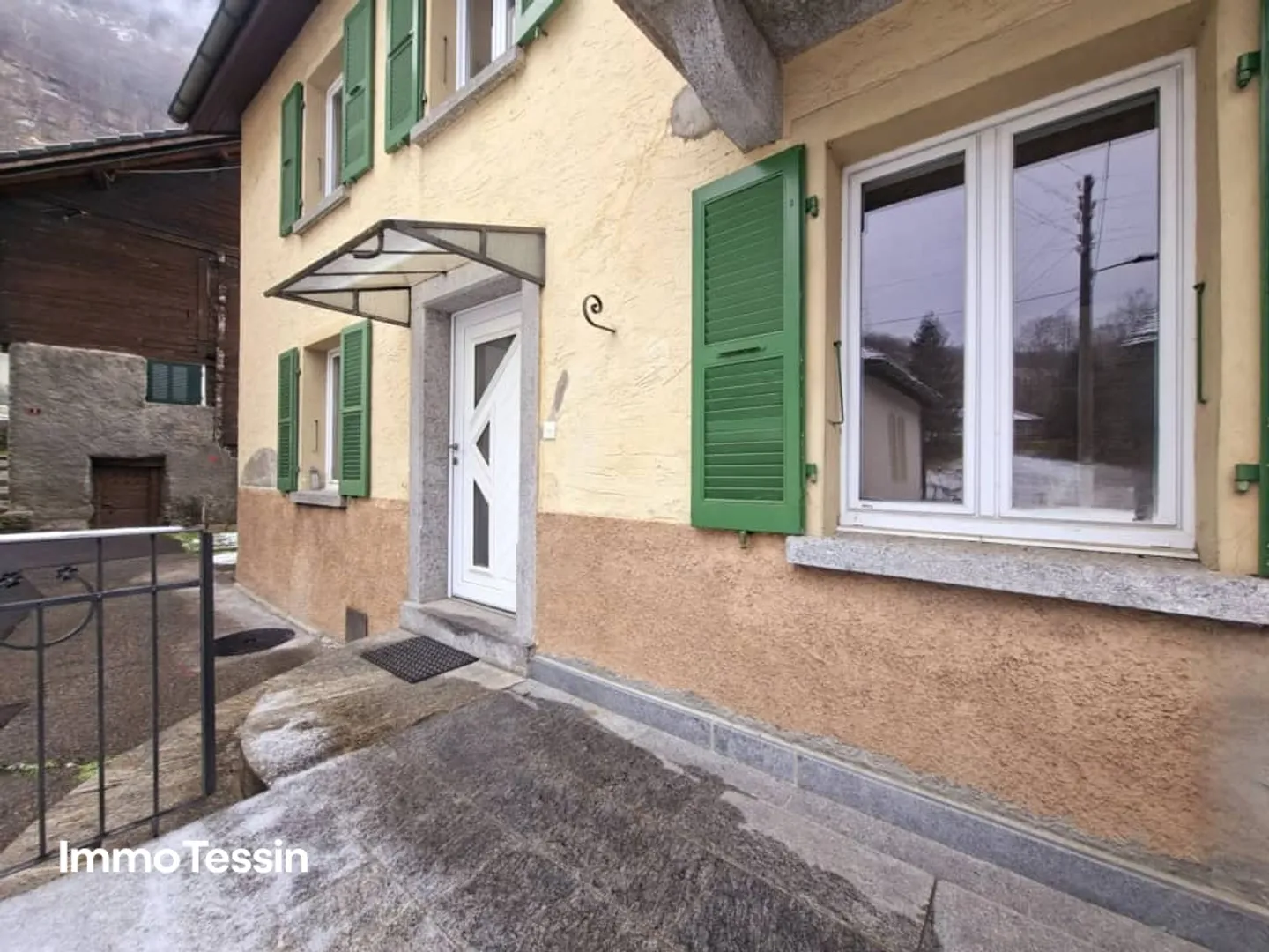 Geräumiges renoviertes Familienhaus - Foto 1 von 13