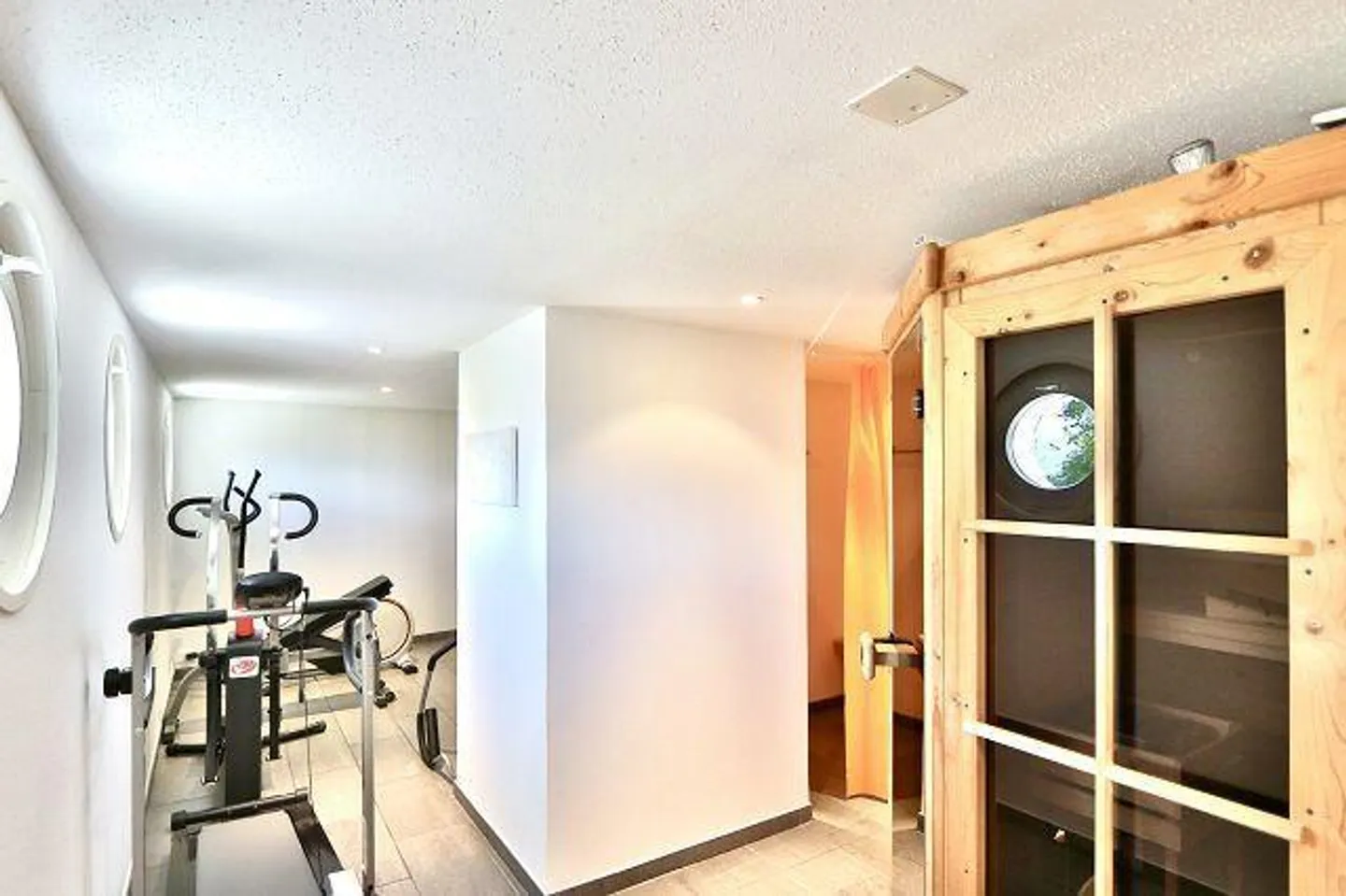 «Appartamento di lusso di 4 1/2-locali con terrazza, giardino e vista lago» - Foto 34 di 37