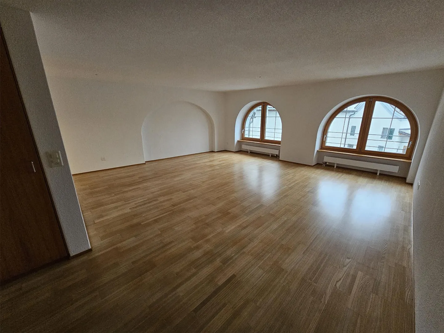 Attractive, above the town - Photo 2 of 8