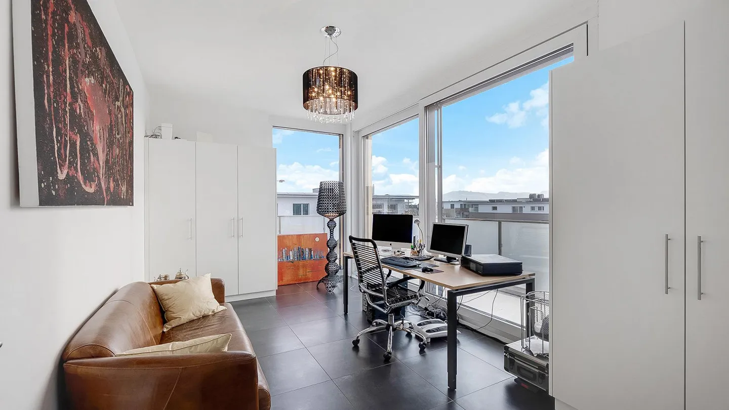 Exclusive penthouse apartment with sun terrace - Photo 3 of 4