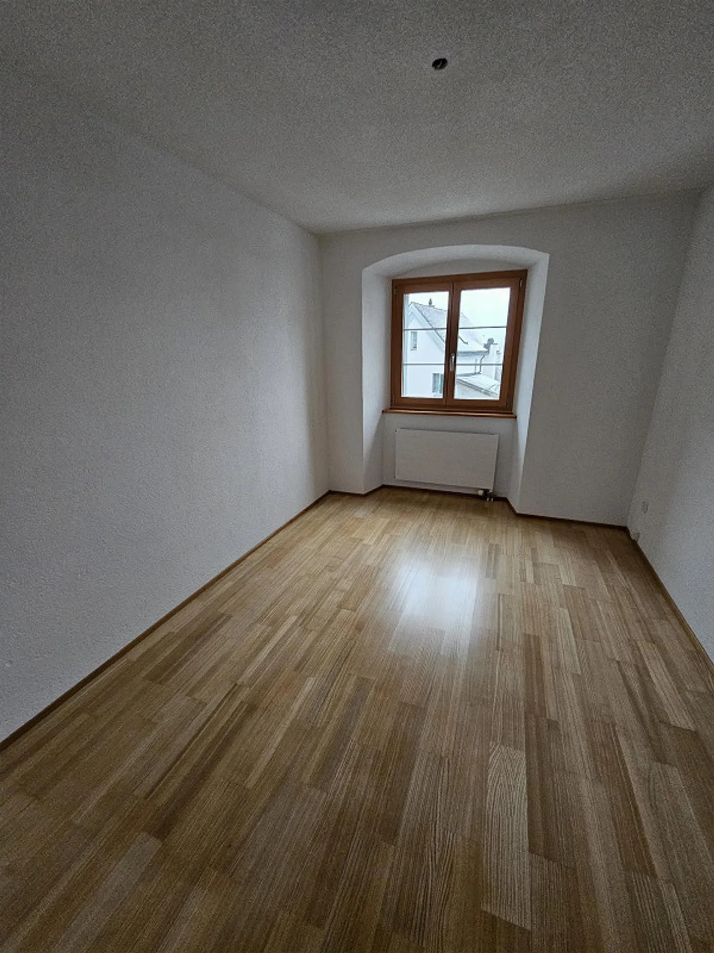 Attractive, above the town - Photo 6 of 8