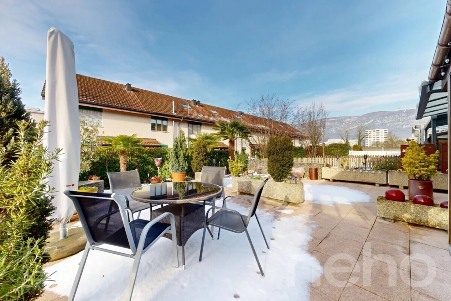 Maison d'angle dans un emplacement calme - Photo 2 sur 12