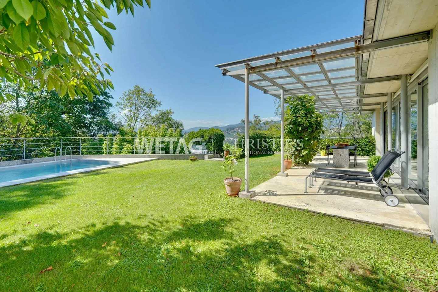 Elegant Villa with Large Garden & Outdoor Pool for Sale in Lugan... - Photo 2 of 13