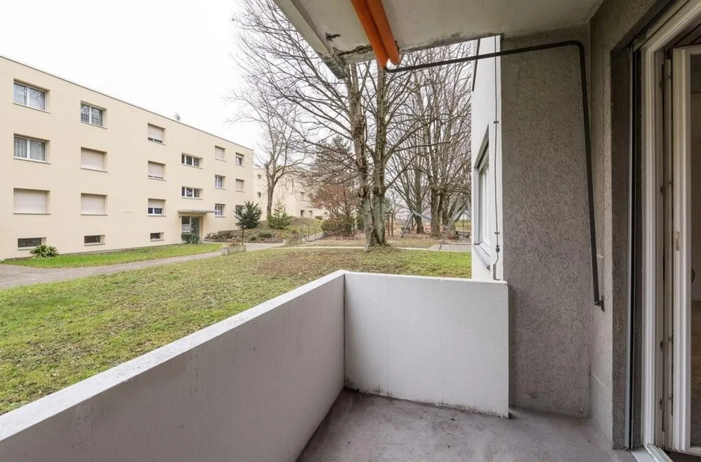 Zentrale Wohnung mit sonnigem Balkon - Foto 3 von 5