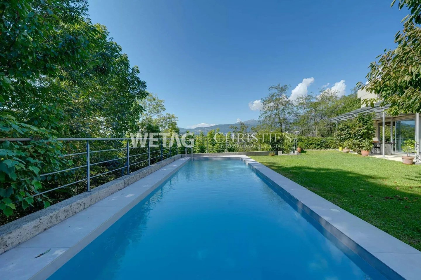 Elegant Villa with Large Garden & Outdoor Pool for Sale in Lugan... - Photo 6 of 13
