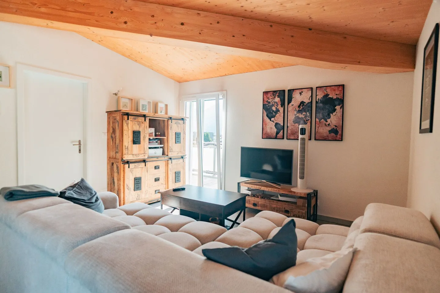 Charmant Appartement en Attique à Fully - Photo 2 sur 13