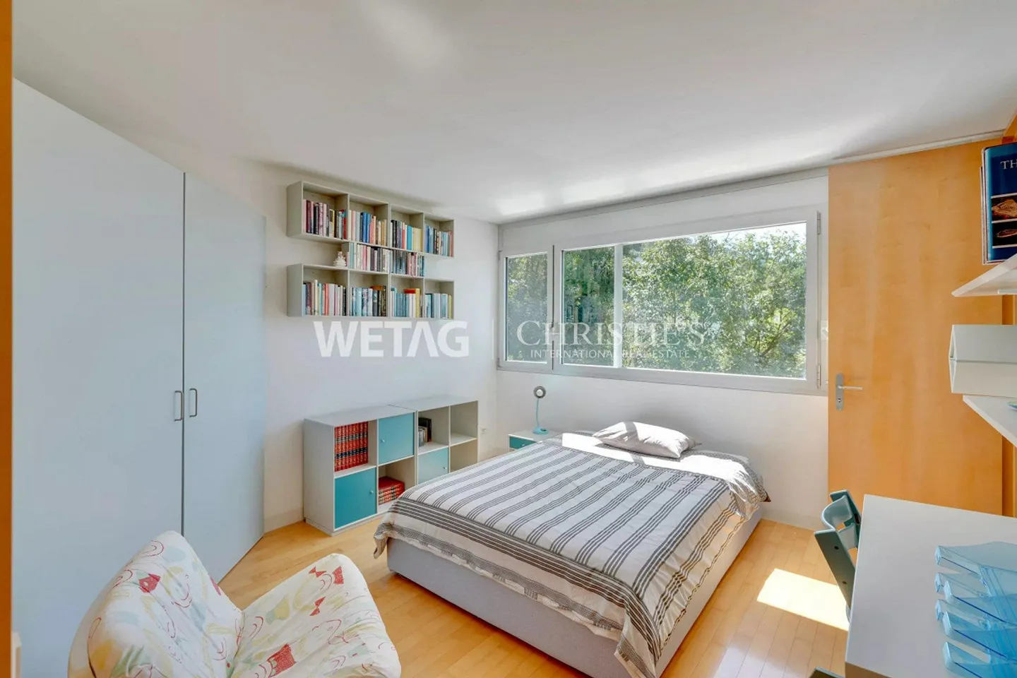 Elegant Villa with Large Garden & Outdoor Pool for Sale in Lugan... - Photo 10 of 13